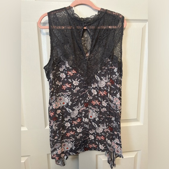 Torrid Grey Illusion Sharkbite gauze tank plus size 2x - Picture 4 of 9